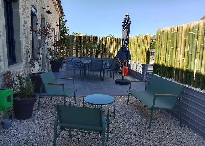 La Bergerie, Les Bles Dores, Les Graines De Lin, 3 Gites Independants Avec Sa Ferme Pedagogique Avec Animaux Chevres, Moutons, Poules, Piscine, Terrain De Petanque, Parking Et Jeux Pour Enfants